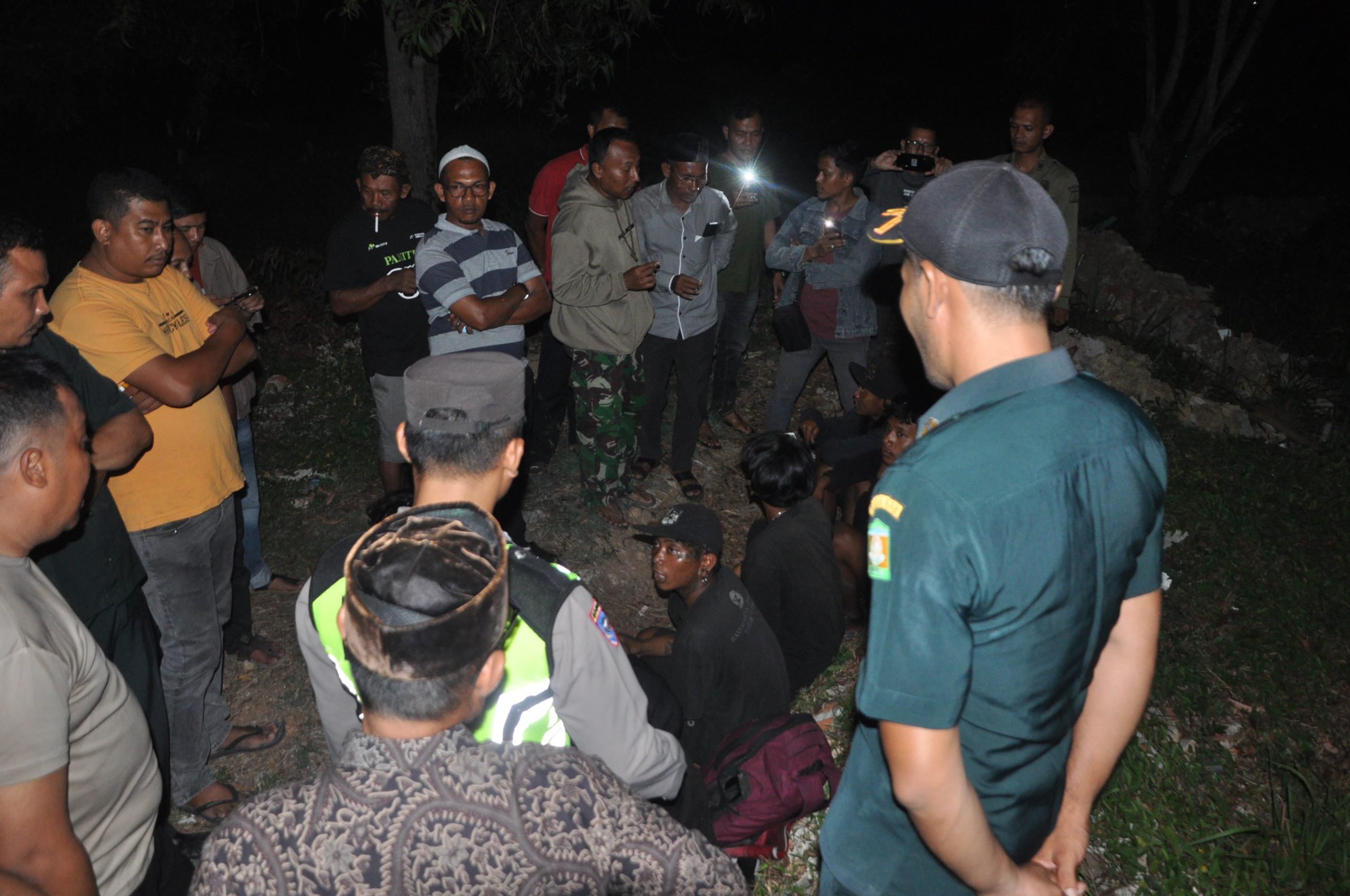 Satpol PP dan WH Aceh Besar Tertibkan Gepeng di Peukan Bada