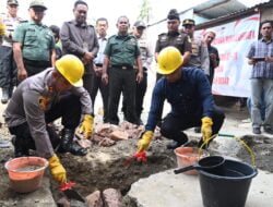 Wakili Pj Bupati, Plt Kadis Sosial Aceh Besar Lakukan Peletakan Batu Pertama Rumah Dhuafa di Montasik