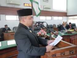 Pj Bupati Iswanto Paparkan Rangkaian Upaya Penanggulangan Kekungan Air Bersih Pada Sidang Paripurna DPRK Aceh Besar