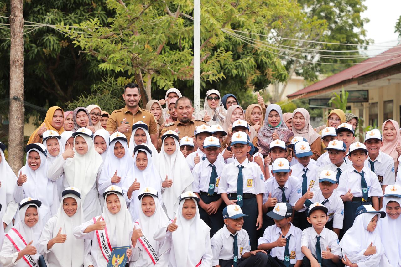 Pj Bupati Iswanto Kunjungi Guru dan Sekolahnya Dulu di SMPN 2 Ingin Jaya