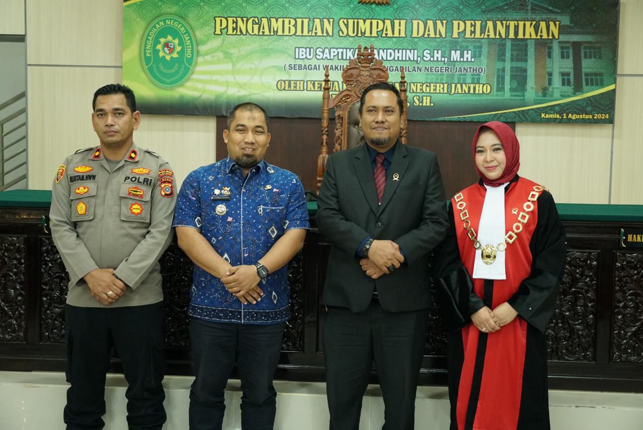 Pj Bupati Iswanto Ucapkan Selamat Untuk Wakil Ketua PN Jantho yang Baru