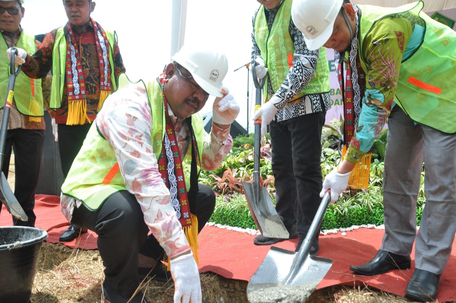 Wakili Pj Bupati, Kepala DSI Aceh Besar Hadiri Peletakan Batu Pertama Kantor Diklat Keagamaan Aceh
