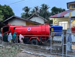 Sepekan Terakhir, BPBD Aceh Besar Salurkan 951.000 Liter Air Bersih di Lhoknga dan Sekitarnya