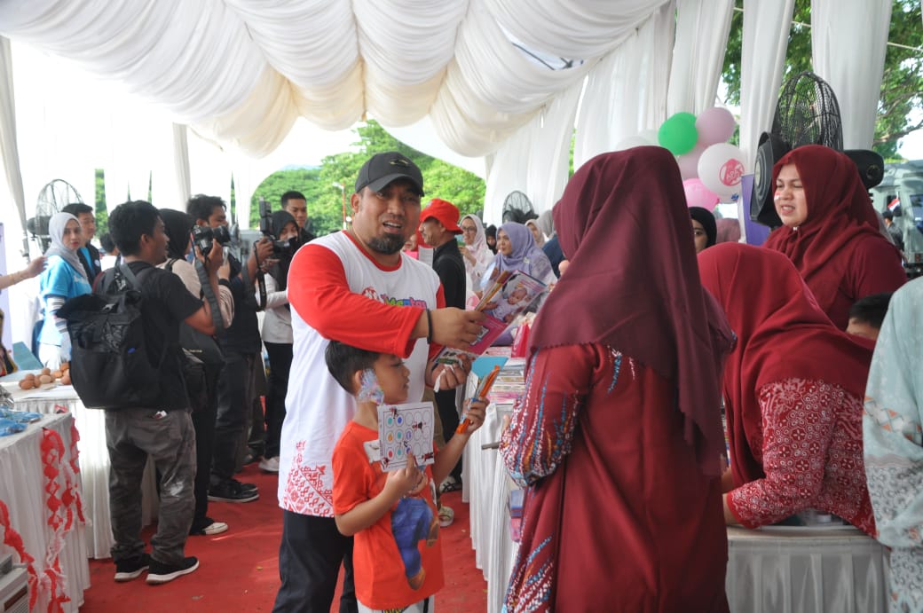 Pj Bupati Aceh Besar dan Bunda PAUD Cut Rezky Hadiri Puncak Peringatan HAN ke-40