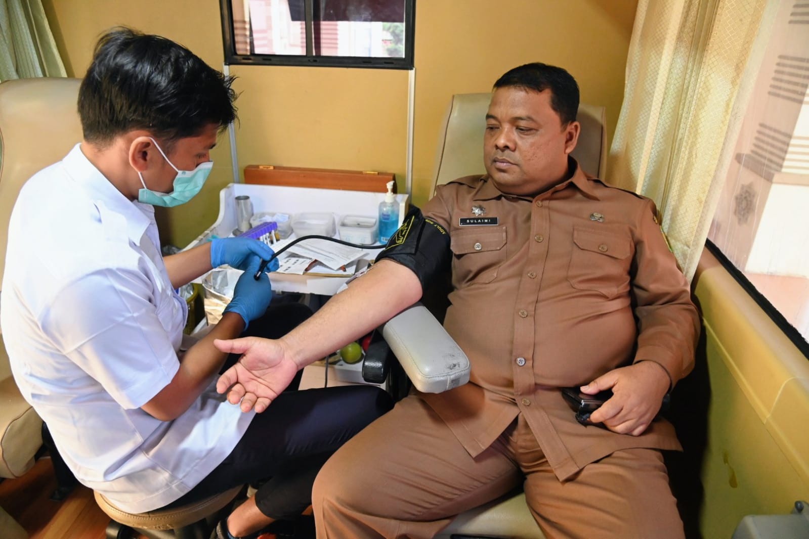 Peringati HUT ke-79 RI, Pemkab Aceh Besar Gelar Donor Darah dan Pemeriksaan Spesialistik