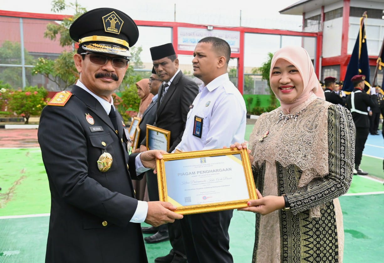 Pj Ketua Dekranasda Aceh Besar Terima Penghargaan HAKI Kemenkumham