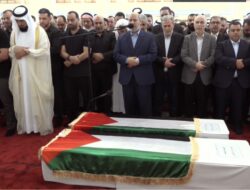 Dibalut Bendera Palestina, Jenazah Islam Haniyeh Disholatkan
