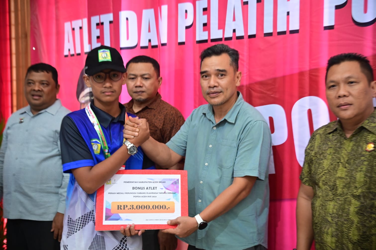 Ketua DPRK Aceh Besar Apresiasi Pemberian Bonus bagi Atlet Popda XVII