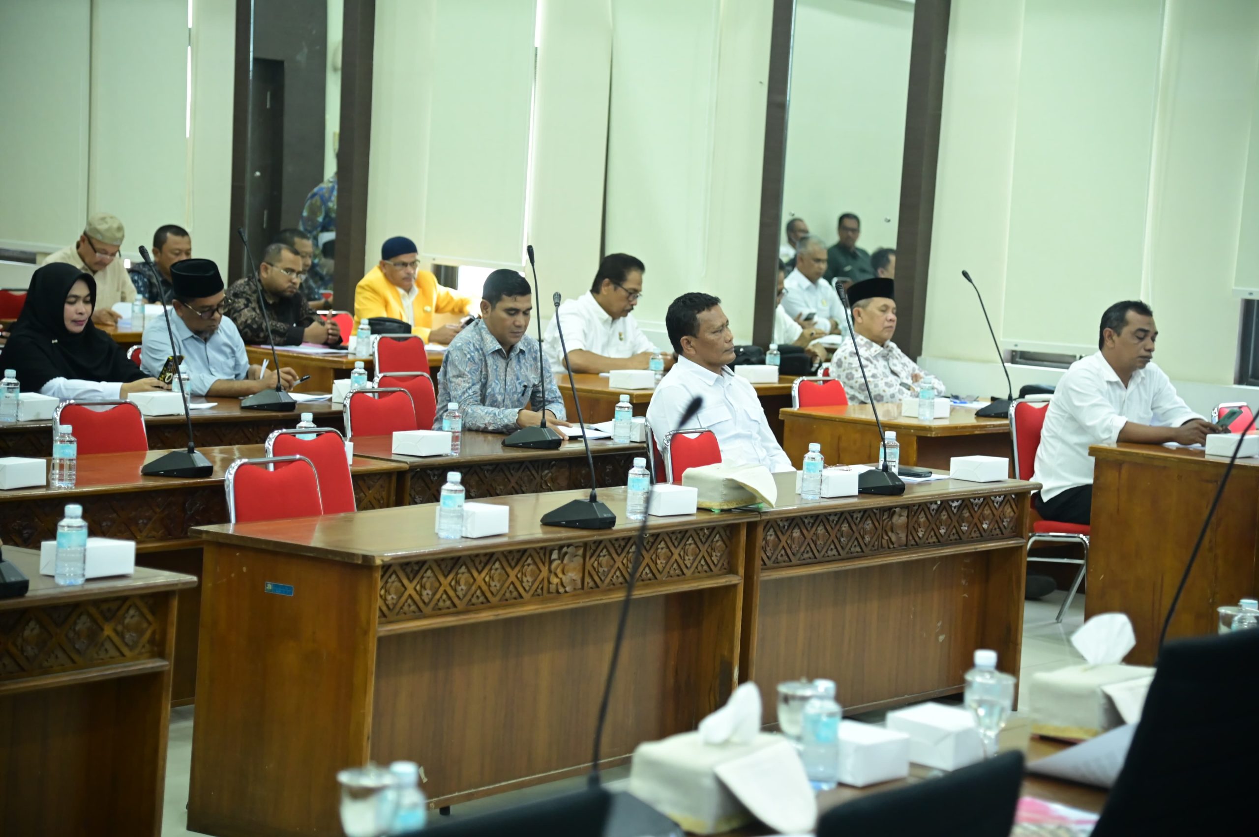 Wakili Pj Bupati, Staf Ahli Hadiri Rapat Rancangan Qanun Aceh Tentang Distribusi Perdagangan