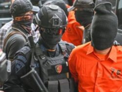 Densus 88 Sebut 7 Orang Ditangkap Ancam Tembak Paus Fransiskus dan Calon Pengantin Bom Bunuh Diri
