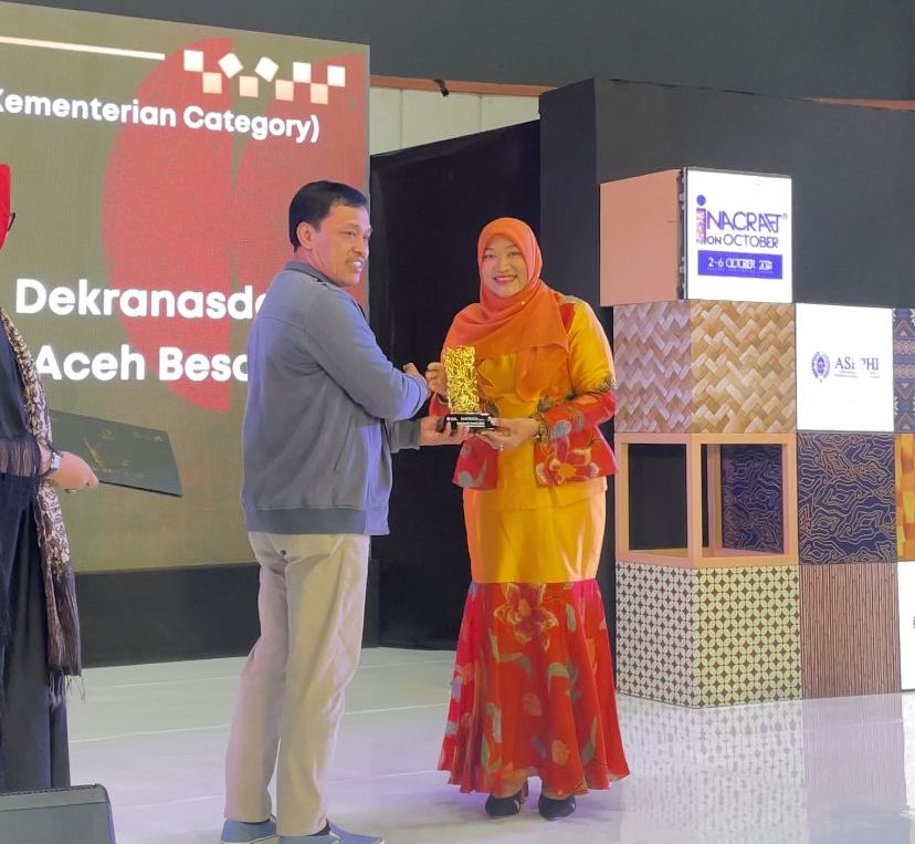Dekranasda Aceh Besar Raih Tiga Penghargaan Pada Ajang The Jakarta INACRAFT on October 2024