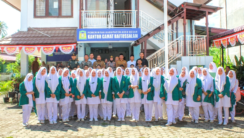 Pj Bupati Aceh Besar Terima Mahasiswa PBL di Baitussalam