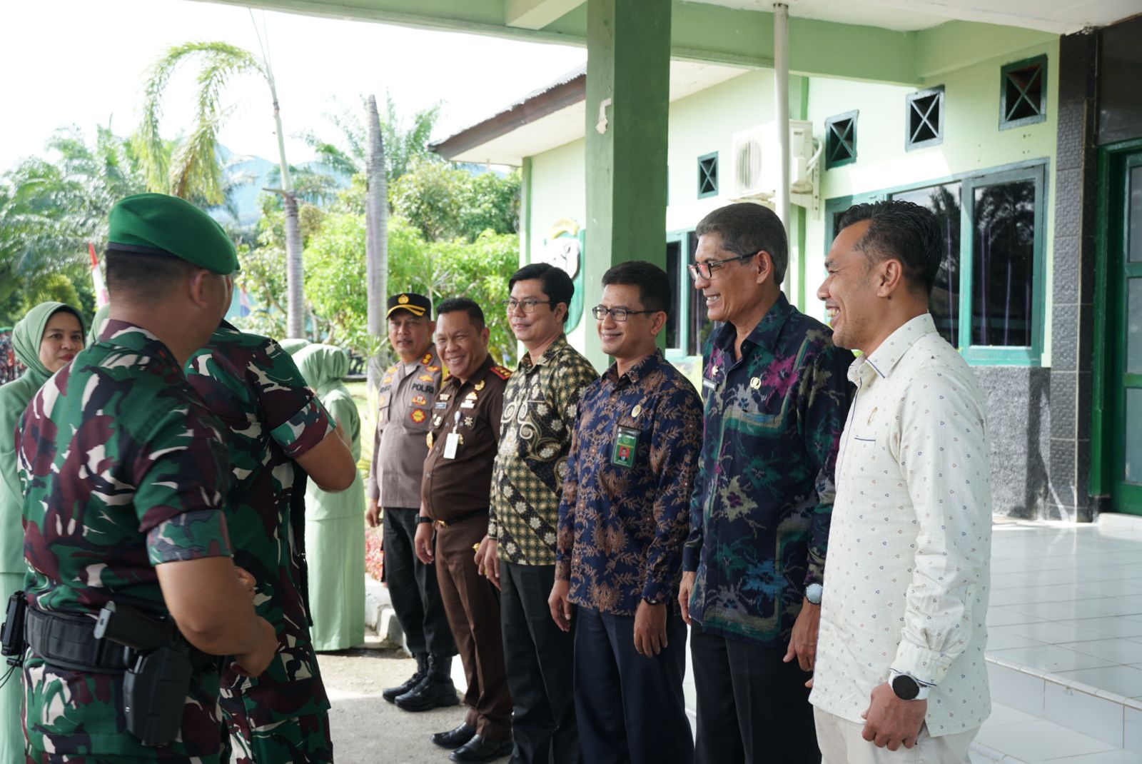 Ketua DPRK Aceh Besar Sambut Kunker Danrem 012/TU ke Mayonif 117/ KY