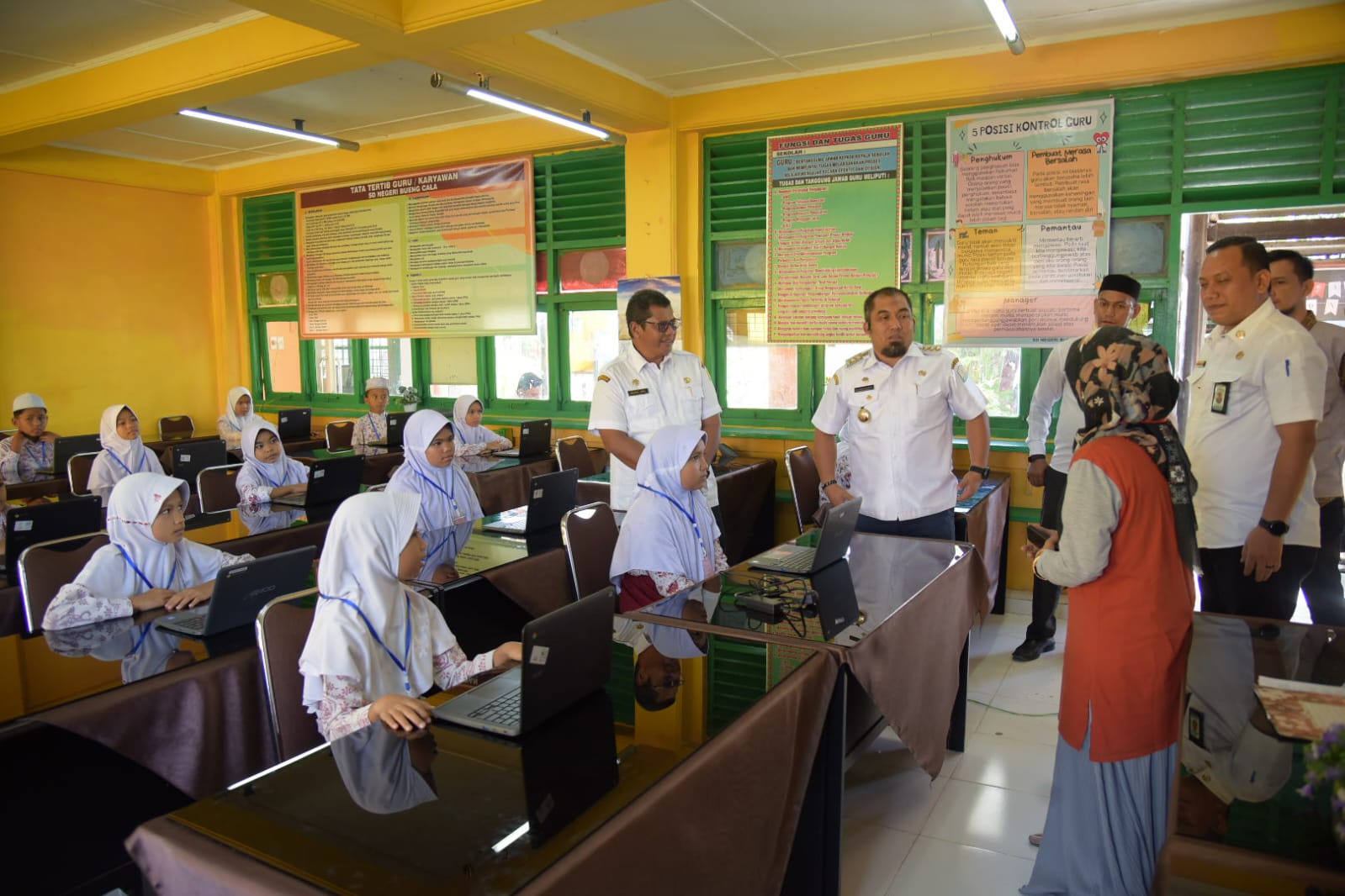 Pj Bupati Aceh Besar Tinjau Pelaksanaan ANBK Tingkat SD