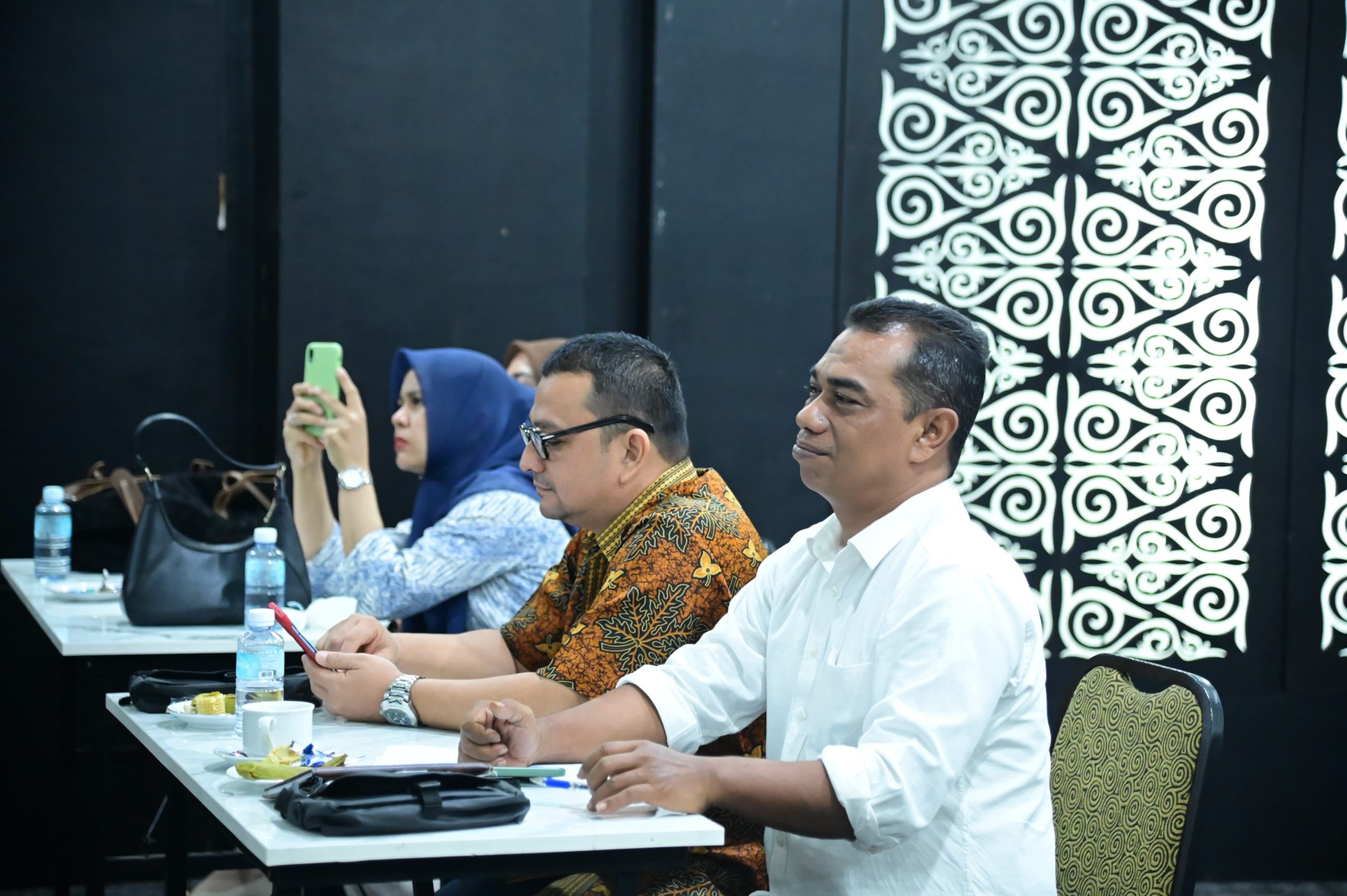 Wakili Pj Bupati, Kabag Ekonomi Setdakab Aceh Besar Hadiri FGD Tata kelola BUMD