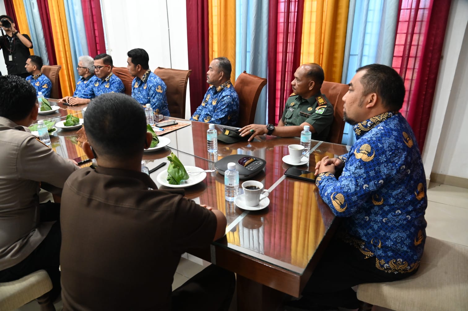 Pj Bupati Aceh Besar Ikuti Rakor Pengendalian Inflasi Melalui Zoom Meeting yang Dipimpin Mendagri Tito Karnavian