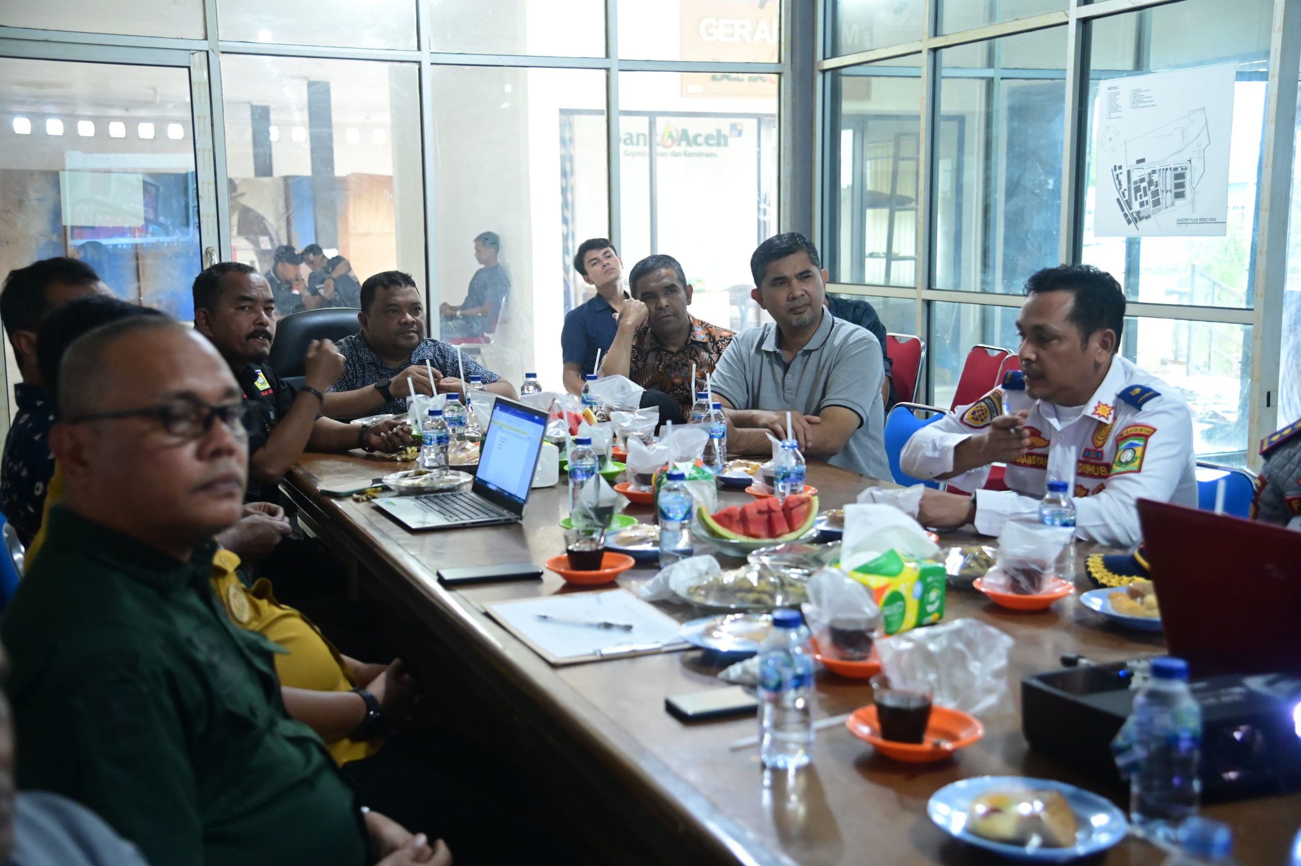 Sekda Aceh Besar Pimpin Rapat Lanjutan Penanganan Pasar Induk Lambaro