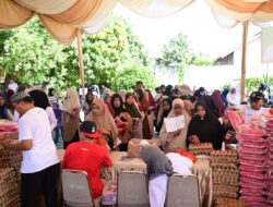Masyarakat Padati Pangan Murah di Krueng Barona Jaya