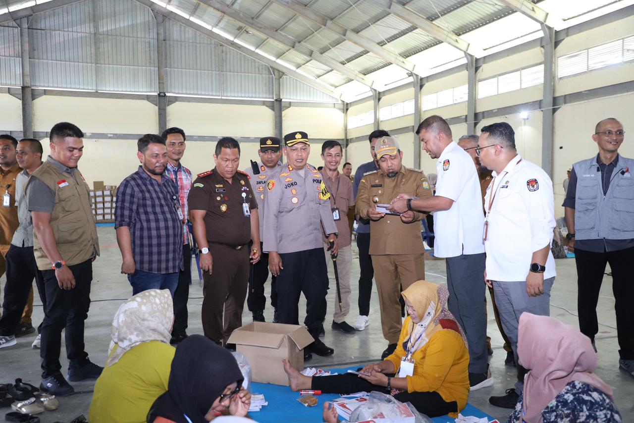 Pj Bupati Bersama Forkopimda Aceh Besar Pantau Persiapan Logistik Pilkada