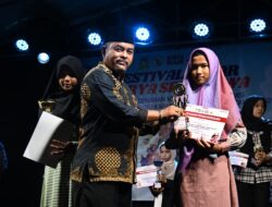 Pj Bupati Aceh Besar Tutup Festival Gelar Karya Seni Siswa dan Festival Tunas Bahasa Ibu