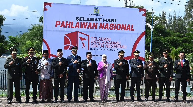 Ketua DPRK Aceh Besar Hadiri Upacara Hari Pahlawan ke-79 di Kota Jantho