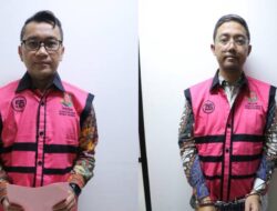 Tampang 9 Tersangka Kasus Korupsi Minyak Pertamina, Pakai Rompi Tahanan dan Diborgol