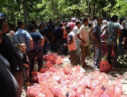 Masyarakat Lampuuk Aceh Besar Kenduri Raya Gle