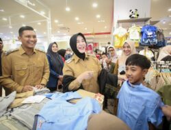 Bahagianya Ratusan Anak Yatim Diajak Wali Kota Illiza Belanja Baju Lebaran