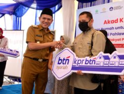 Wakil Gubernur Fadhlullah Hadiri Akad Massal Program Rumah untuk Guru Indonesia di Aceh