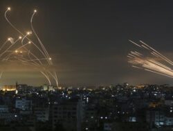Iran Siaga Penuh, Israel Gempur Dekat Teheran