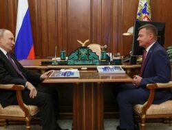 Usai Dipecat, Menteri Perhubungan Rusia Bunuh Diri