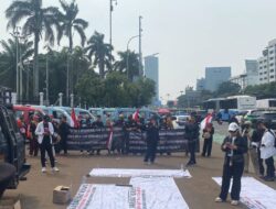 Tuntut RUU Perampasan Aset Disahkan, Massa Gelar Unjuk Rasa di Depan DPR
