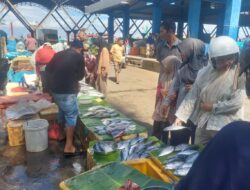 Harga Ikan Naik, Cabai Merah Anjlok