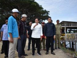 Wagub Fadhullah Tinjau Kuala Idi, Dengar Langsung Keluhan Nelayan Terkait Pendangkalan Muara