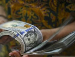 Ekonom Nilai Pelemahan Rupiah Dekati Rp 17.000 Bersifat Sementara