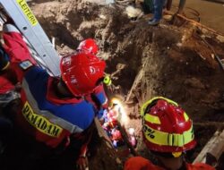 3 Jam Berjibaku, Damkar Evakuasi Bocah Jatuh ke Lubang 3,7 Meter di Jaksel