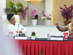 Menko Yusril Dorong Penyelesaian Tanah Wakaf Blang Padang melalui Jalur Hukum