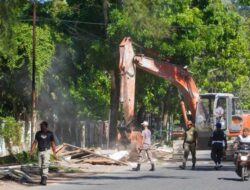 Rapikan Tata Ruang, Pemko Banda Aceh Tertibkan PKL Darussalam – Tungkop