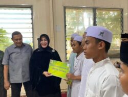 Wali Kota Banda Aceh Salurkan Beasiswa bagi 96 Santri Kurang Mampu