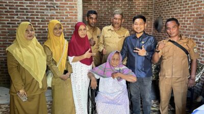 Ketua Komisi II DPRK Banda Aceh M Zidan Al Hafidh Berikan Bantuan Delapan Kursi Roda kepada Warga Kuta Alam
