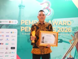 Ketua DPRK Aceh Besar Abdul Muchti Terima Pimred Award 2026