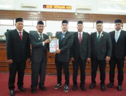 DPRK Aceh Besar Terima  Nota Keuangan dan Raqan Pertanggungjawaban APBK Tahun 2025